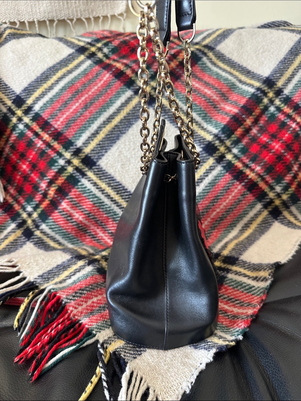 Charlotte Olympia Broken Heart Feline Bucket Bag - Picture 4 of 10